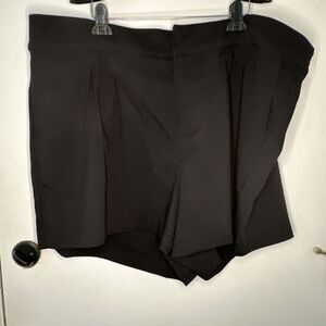 TORRID Women's Deep Black Studio  Shorts Size 26 Wide Leg NWT